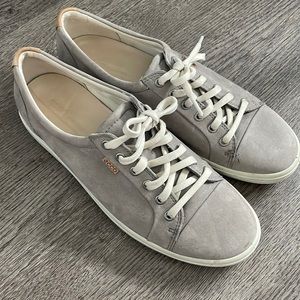 Mens Ecco suede sneakers.